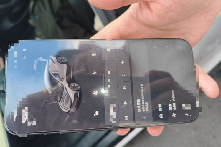 特斯拉 Model 3 2022款 后轮驱动版中控内饰11