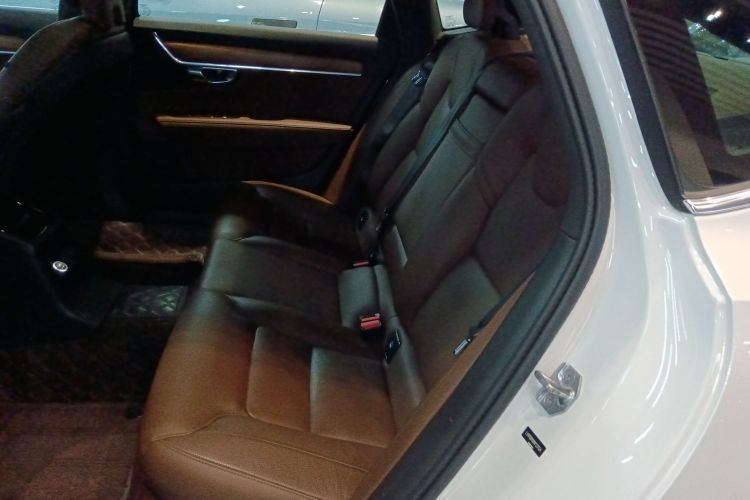 沃尔沃S90新能源 2022款 T8 E驱混动 智逸豪华版中控内饰21