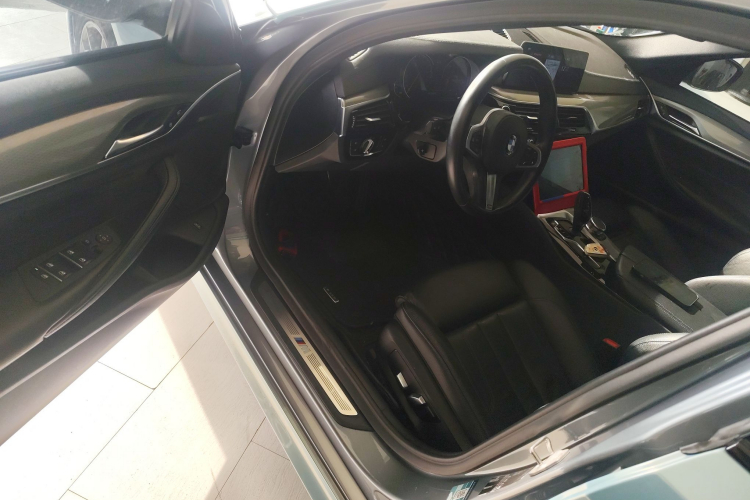 宝马5系(进口) 2018款 525i M运动套装中控内饰7003