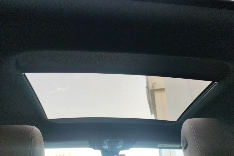 奔驰A级 2020款 A 180 L 运动轿车中控内饰22