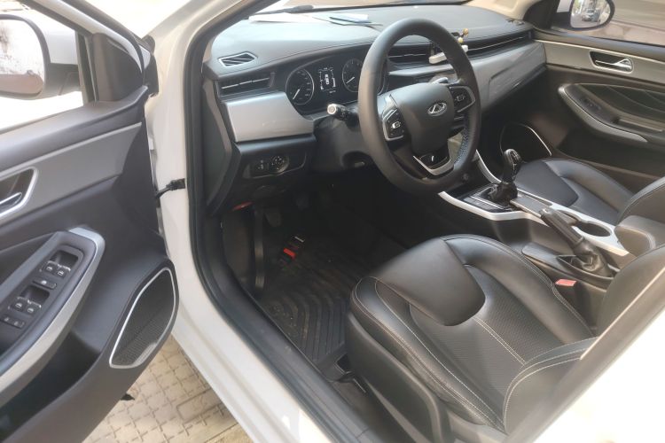 奇瑞 艾瑞泽5 2019款 改款PRO 1.5L 手动青春版 国VI中控内饰20