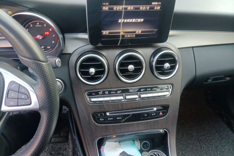 奔驰C级 2017款 改款 C 200 运动版中控内饰16