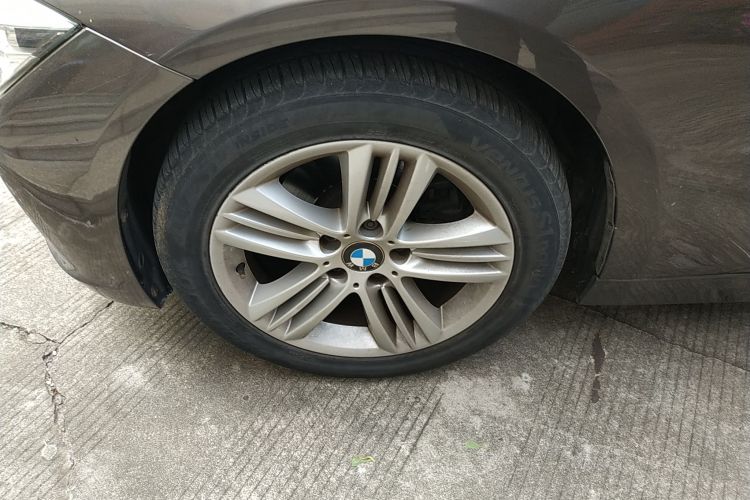 宝马3系 2017款 320Li 时尚型车身外观35