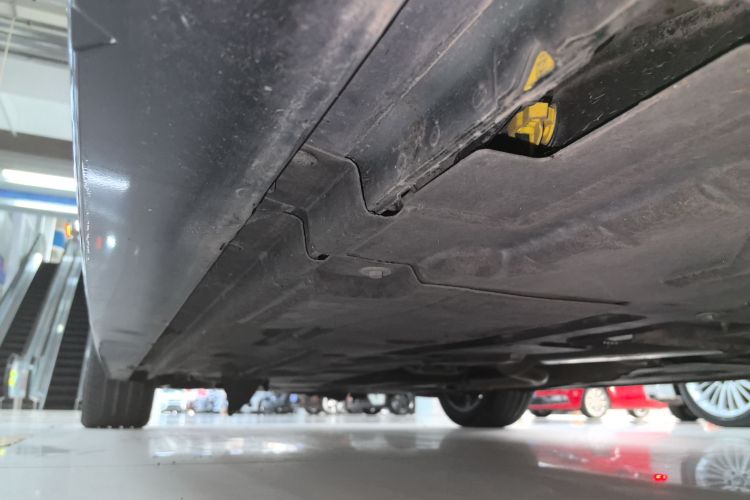 捷豹XEL 2022款 2.0T 250PS R-DYNAMIC S进取运动版局部细节9002