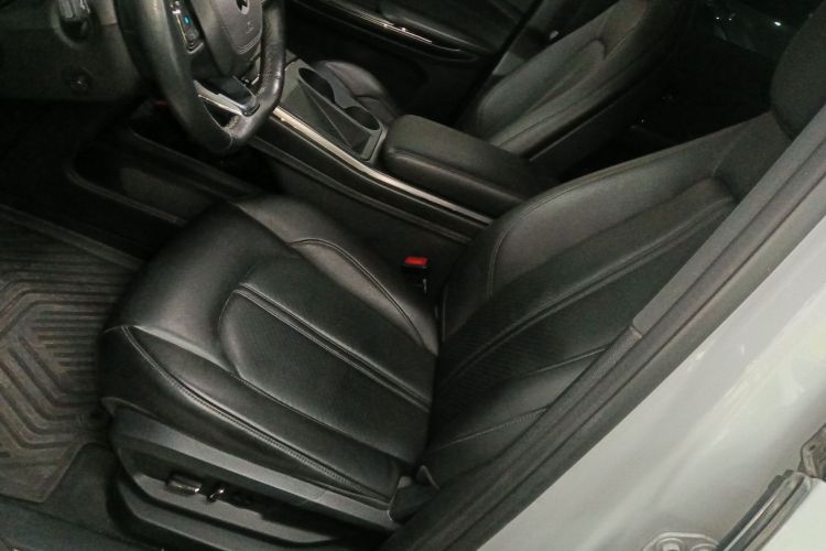 蔚来ES6 2020款 600KM 运动版中控内饰19