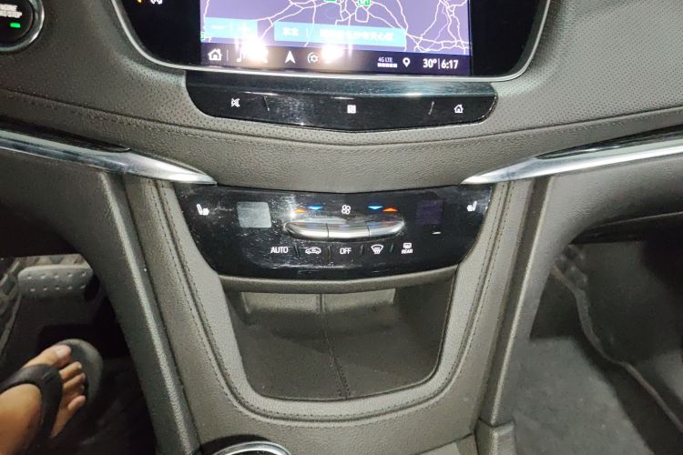 凯迪拉克XT5 2020款 28T 豪华型中控内饰16