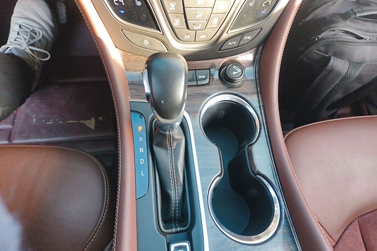 别克 昂科威 2017款 28T 四驱精英型中控内饰18