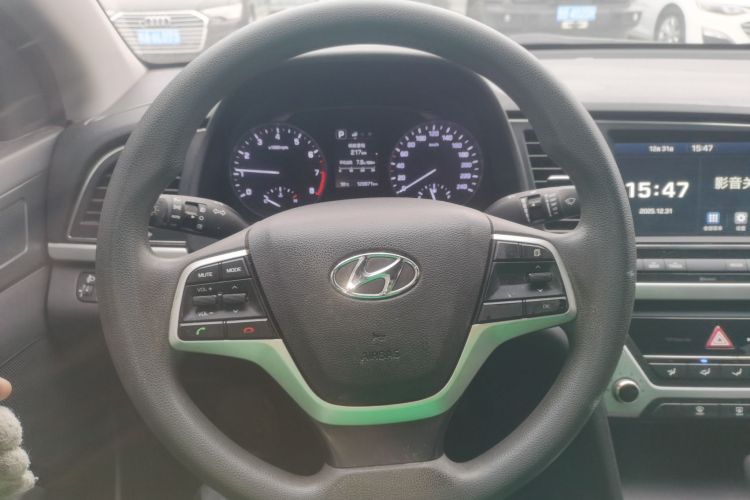 现代 领动 2016款 1.6L 自动智炫·精英型中控内饰13