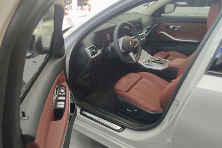 宝马3系 2023款 325Li M运动曜夜套装中控内饰20