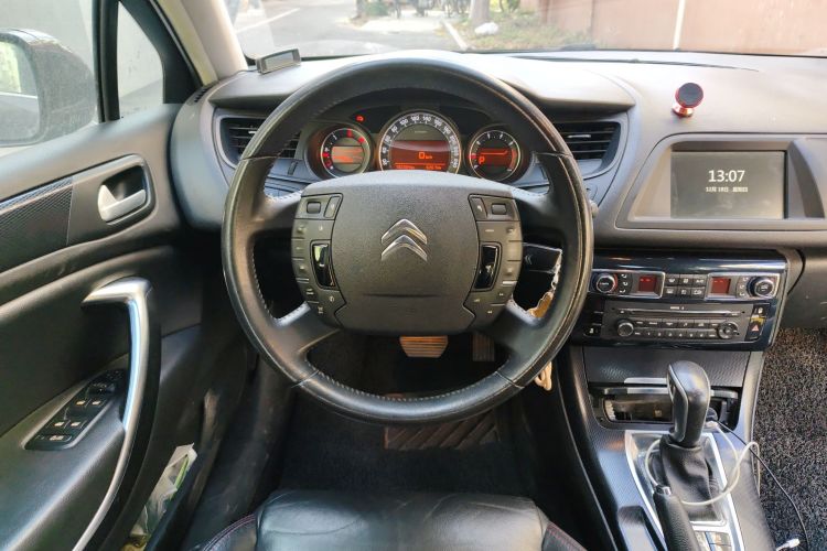 雪铁龙C5 2014款 1.6T 自动尊贵型中控内饰13