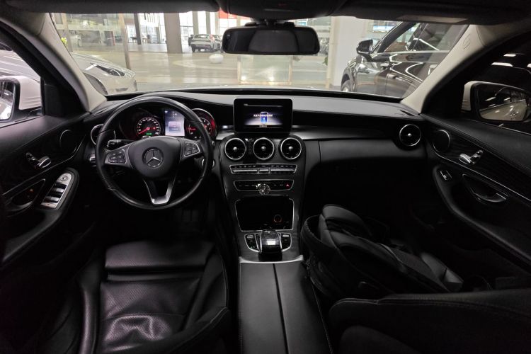 奔驰C级 2017款 C 180 L 运动版中控内饰12