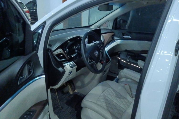 别克GL8 2023款 陆上公务舱 智享型中控内饰20