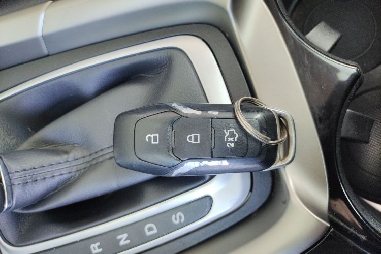 福特 蒙迪欧 2013款 2.0L GTDi200时尚型中控内饰11