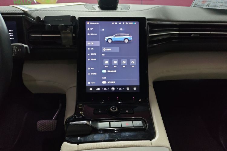 蔚来ES8 2018款 355KM 基准版 七座版中控内饰16
