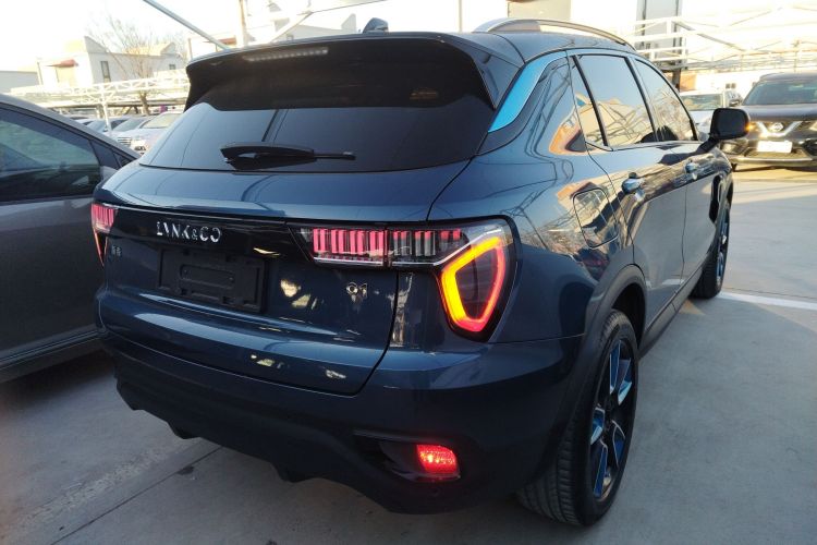 领克01 2017款 2.0T 两驱耀Pro版车身外观7