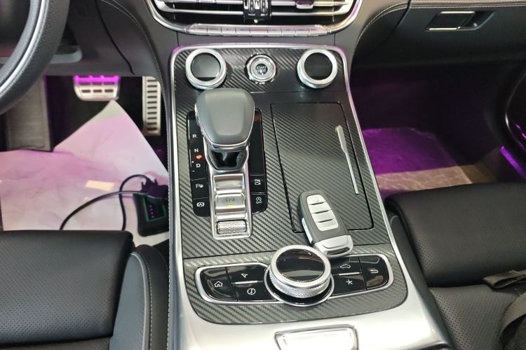 红旗H9 2020款 2.0T 智联旗畅版中控内饰18