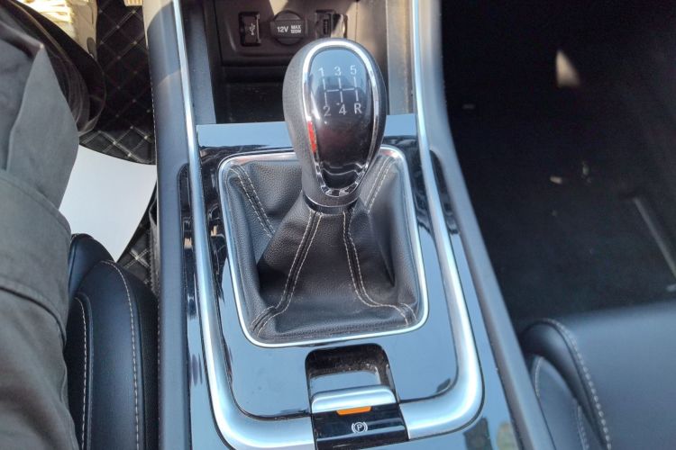 长安 逸动 2019款 高能版 1.6L GDI 手动先锋型 国VI局部细节18