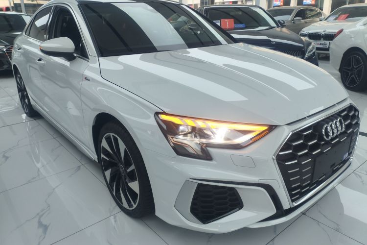 奥迪A3 2023款 A3L Limousine 35 TFSI 时尚运动型车身外观3