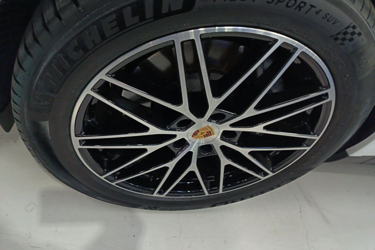 保时捷 2025款 Cayenne 3.0T车身外观6006