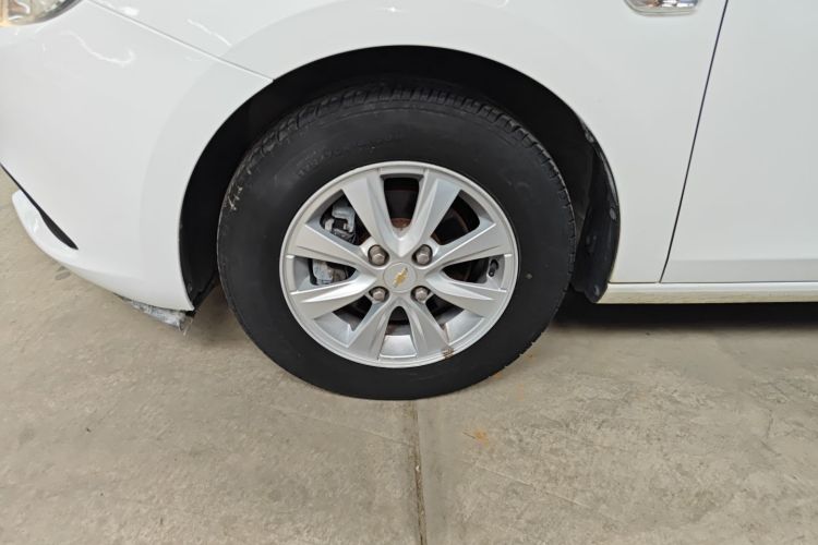 雪佛兰 2018款 赛欧3 1.3L AMT理想版车身外观35