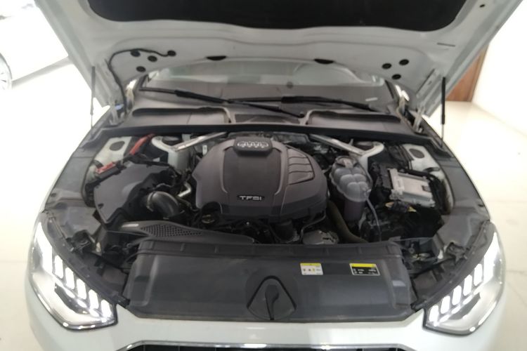 奥迪A4L 2020款 40 TFSI 豪华致雅型机舱底盘24