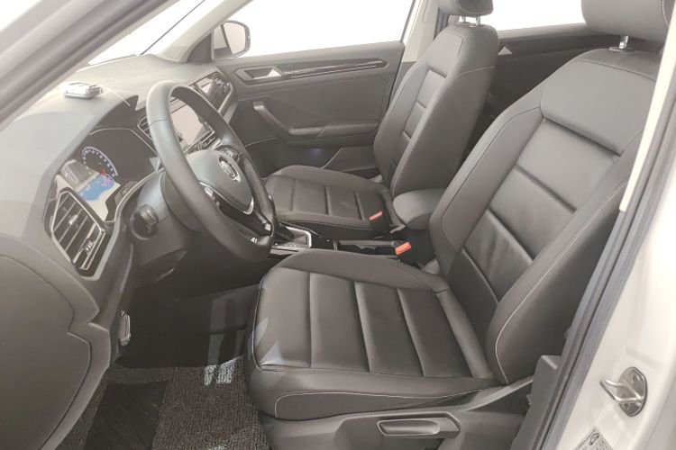 大众 T-ROC探歌 2018款 280TSI DSG两驱舒适型 国V中控内饰19