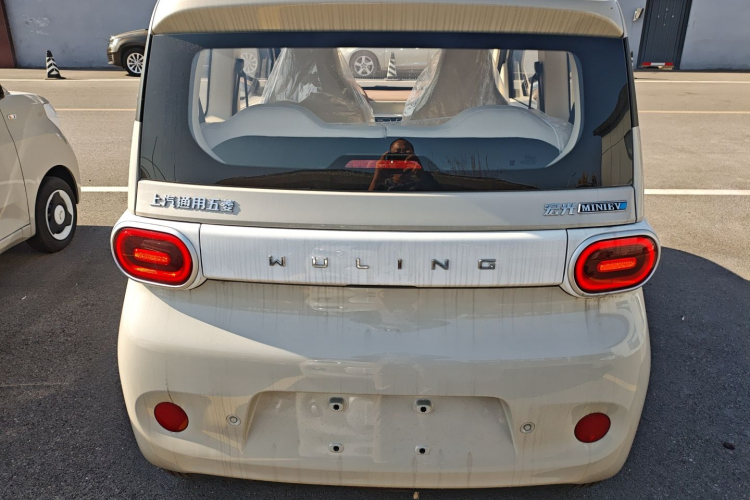 五菱汽车 宏光MINIEV 2024款 第三代 215km 青春版车身外观6