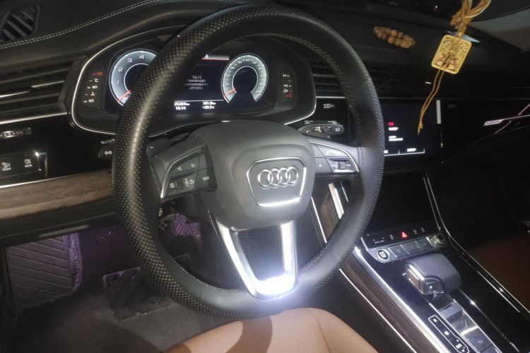 奥迪Q7 2023款 45 TFSI quattro S line运动型中控内饰13