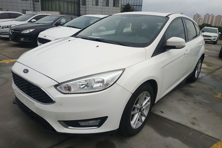 福特 福克斯 2015款 两厢 1.6L 自动风尚型车身外观1