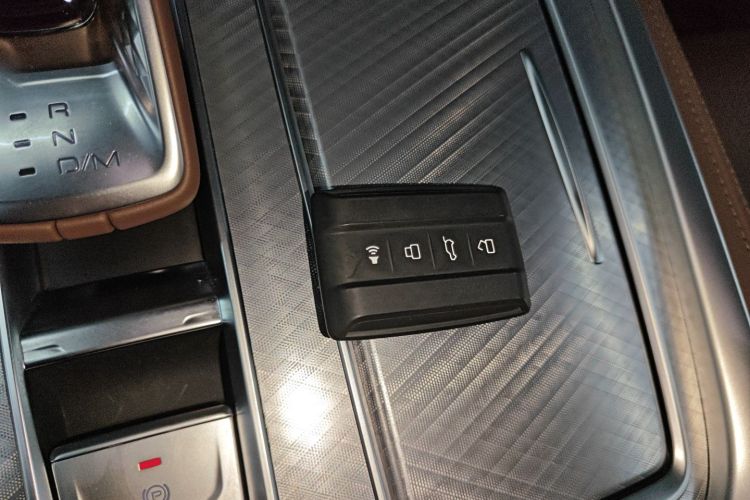 坦克700新能源 2024款 Hi4-T 极境版中控内饰7001