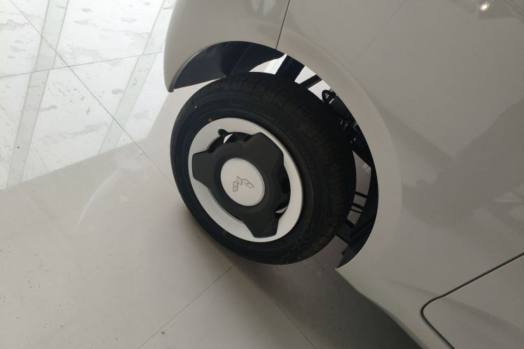 五菱汽车 宏光MINIEV 2024款 第三代 215km 青春版车身外观6008