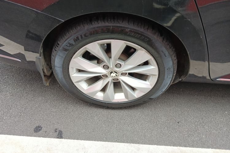 斯柯达 速派 2018款 TSI280 DSG舒适版 国V车身外观6008