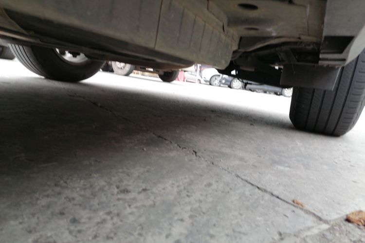 凯迪拉克XT5 2018款 28T 四驱豪华型机舱底盘30