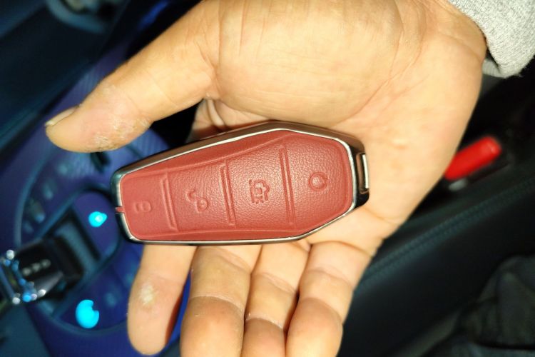 比亚迪 海豹06新能源 2024款 DM-i 80KM尊贵型中控内饰7001