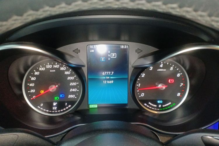 奔驰C级 2019款 C 260 运动版局部细节14