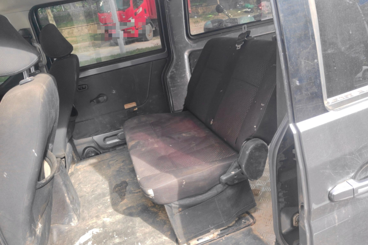 金杯 金海狮 2023款 2.0L 客车旅行狮 5/6/7座中控内饰7004