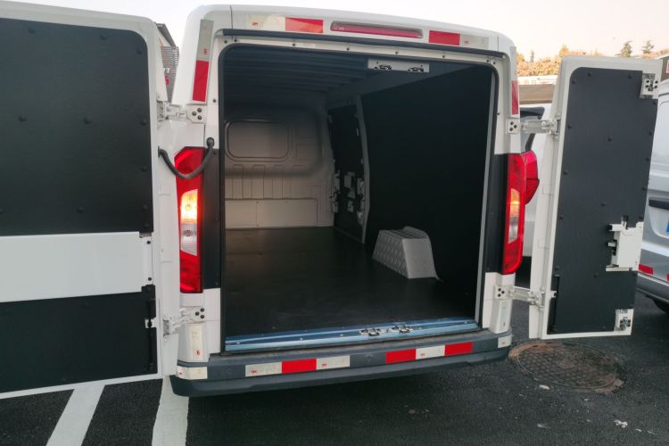 福田 智蓝精灵E7 2024款 改款 纯电动厢式运输车 平顶2座 亿纬锂能41.86kWh机舱底盘23