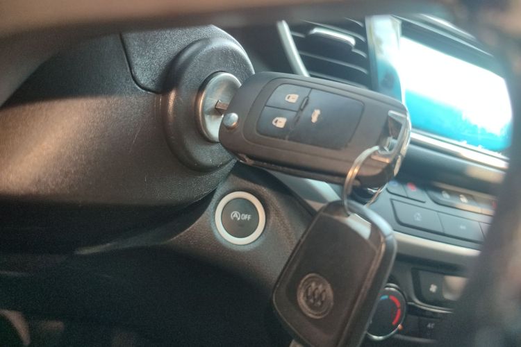 别克 英朗 2021款 改款 典范 1.5L 自动精英型中控内饰7001