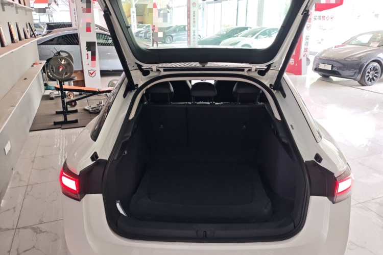 大众ID.7 VIZZION 2024款 AIR机舱底盘23