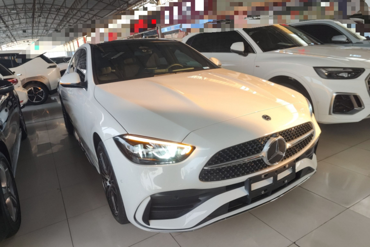 奔驰C级 2022款 C 260 L 运动版车身外观3