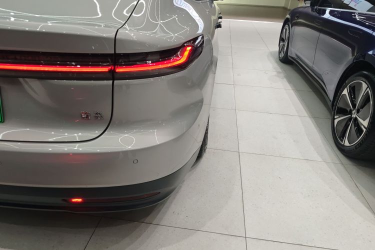 蔚来ET7 2024款 75kWh 行政版车身外观6006