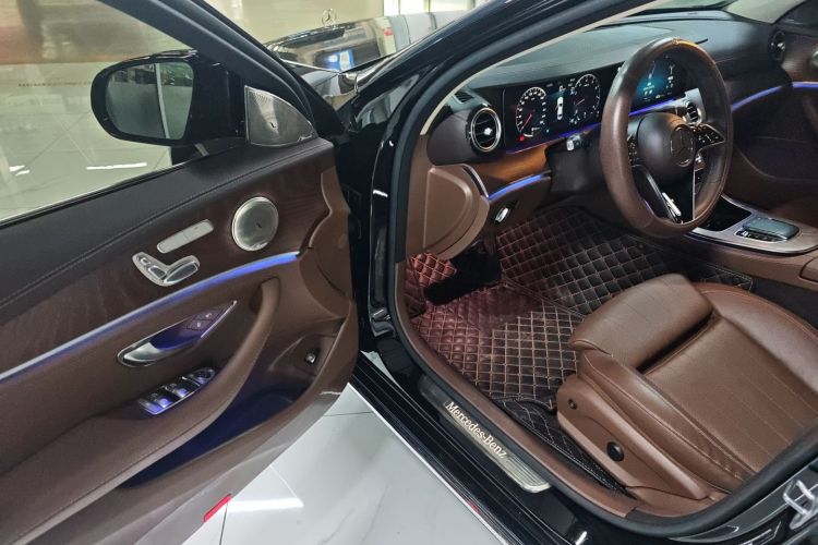 奔驰E级 2023款 E 260 L中控内饰7003