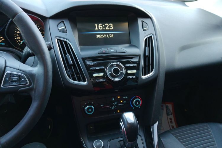 福特 福克斯 2018款 两厢经典 1.6L 自动风尚型智行版中控内饰16