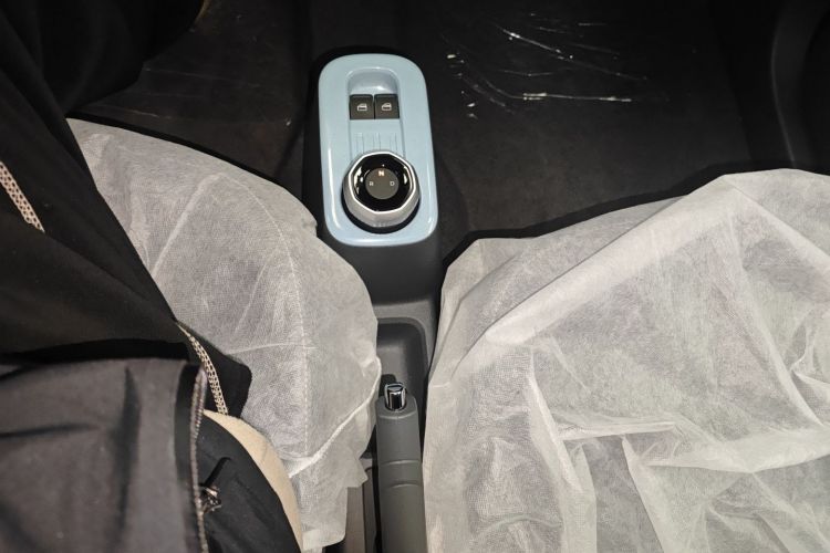 吉利银河 2024款 熊猫mini 200km 耐力熊中控内饰18