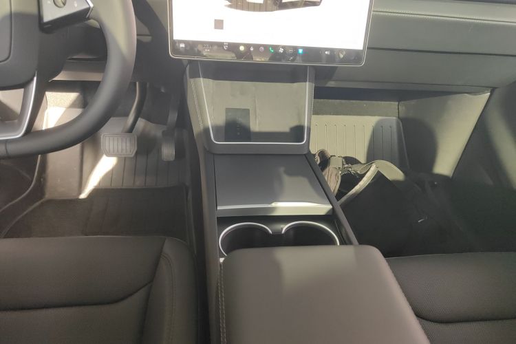 特斯拉 Model Y 2025款 后轮驱动版局部细节18