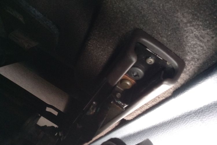 Jeep 自由光 2017款 2.0L 优越版局部细节9001