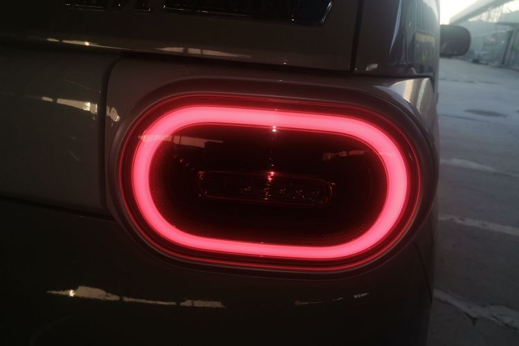 五菱汽车 宏光MINIEV 2024款 第三代 215km 青春版车身外观9