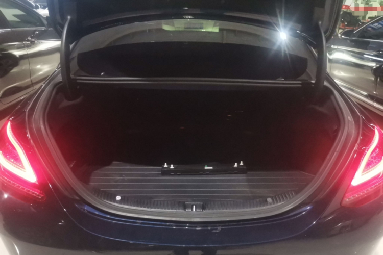 奔驰C级 2020款 改款 C 200 L 时尚型运动版局部细节23