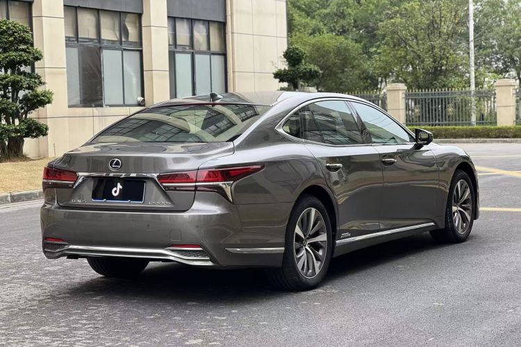 雷克萨斯LS 2020款 500h 卓越版 国VI车身外观7