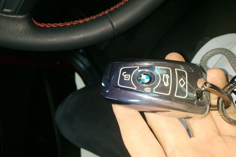 宝马2系(进口) 2018款 220i 敞篷轿跑车 运动设计套装中控内饰7001